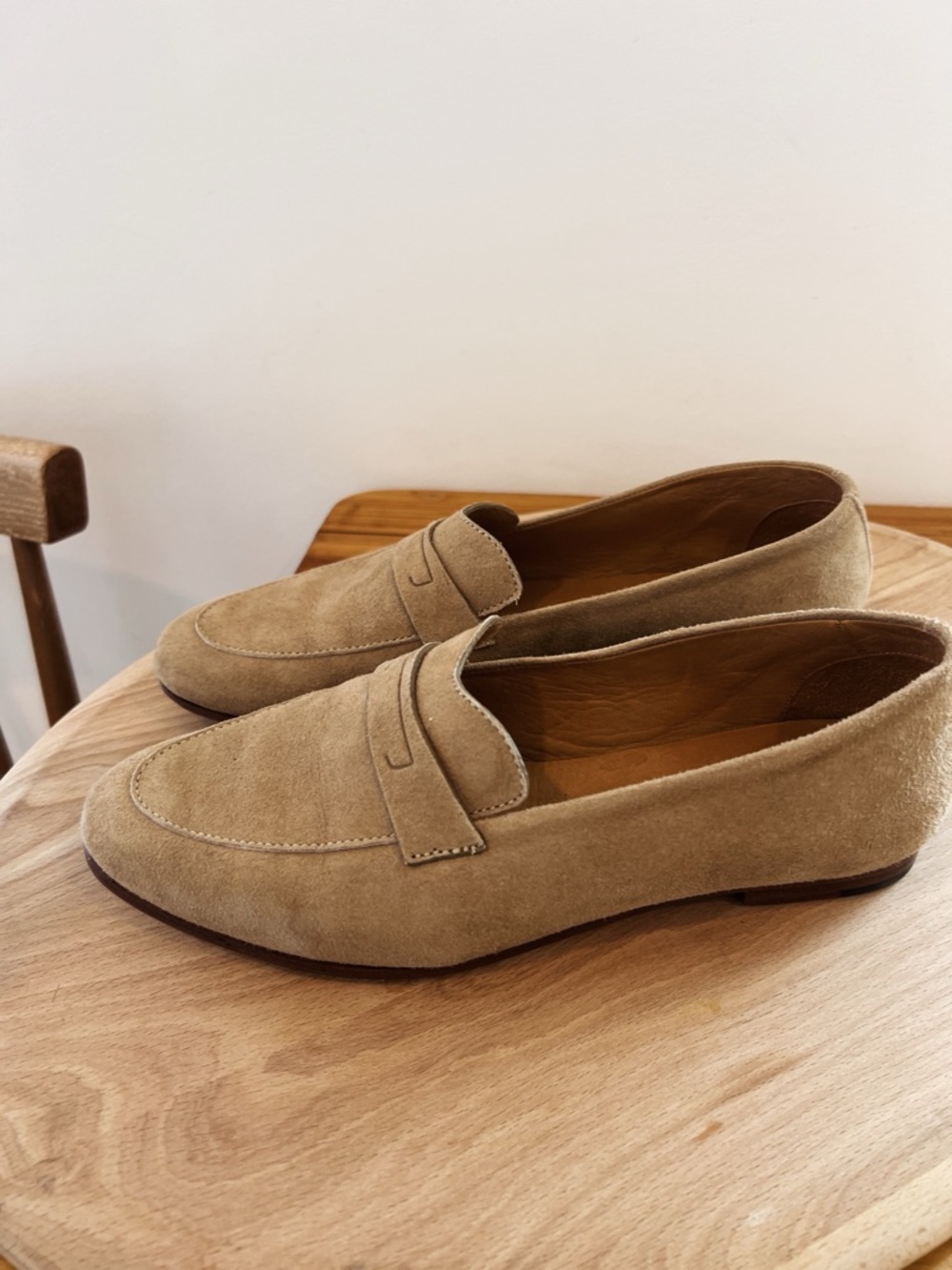 Peter Millar Women's 100% genuine Suede Loafers in Tan - Picture 2 of 6